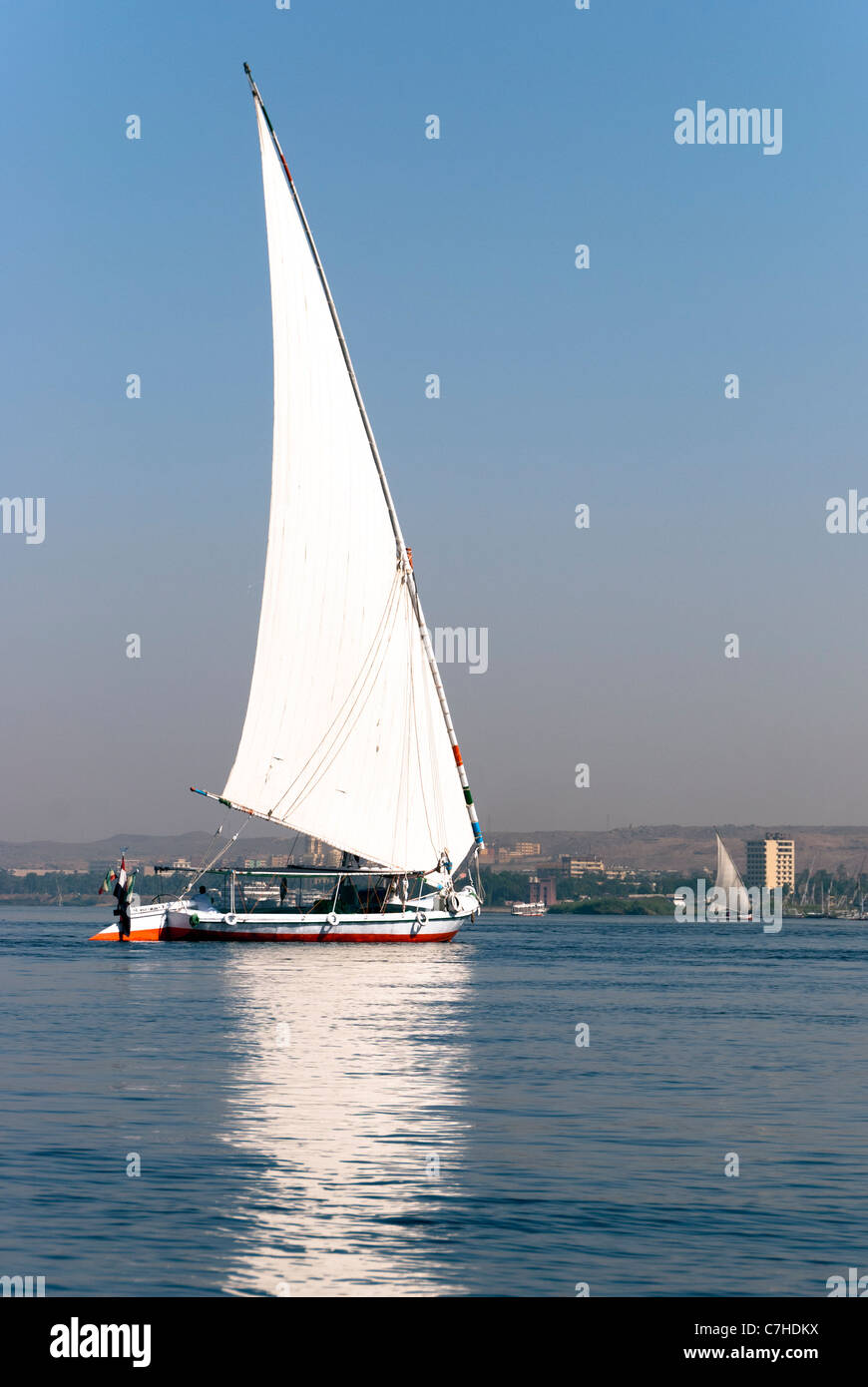 Feluke Segeln auf dem Nil - Assuan, Oberägypten Stockfoto