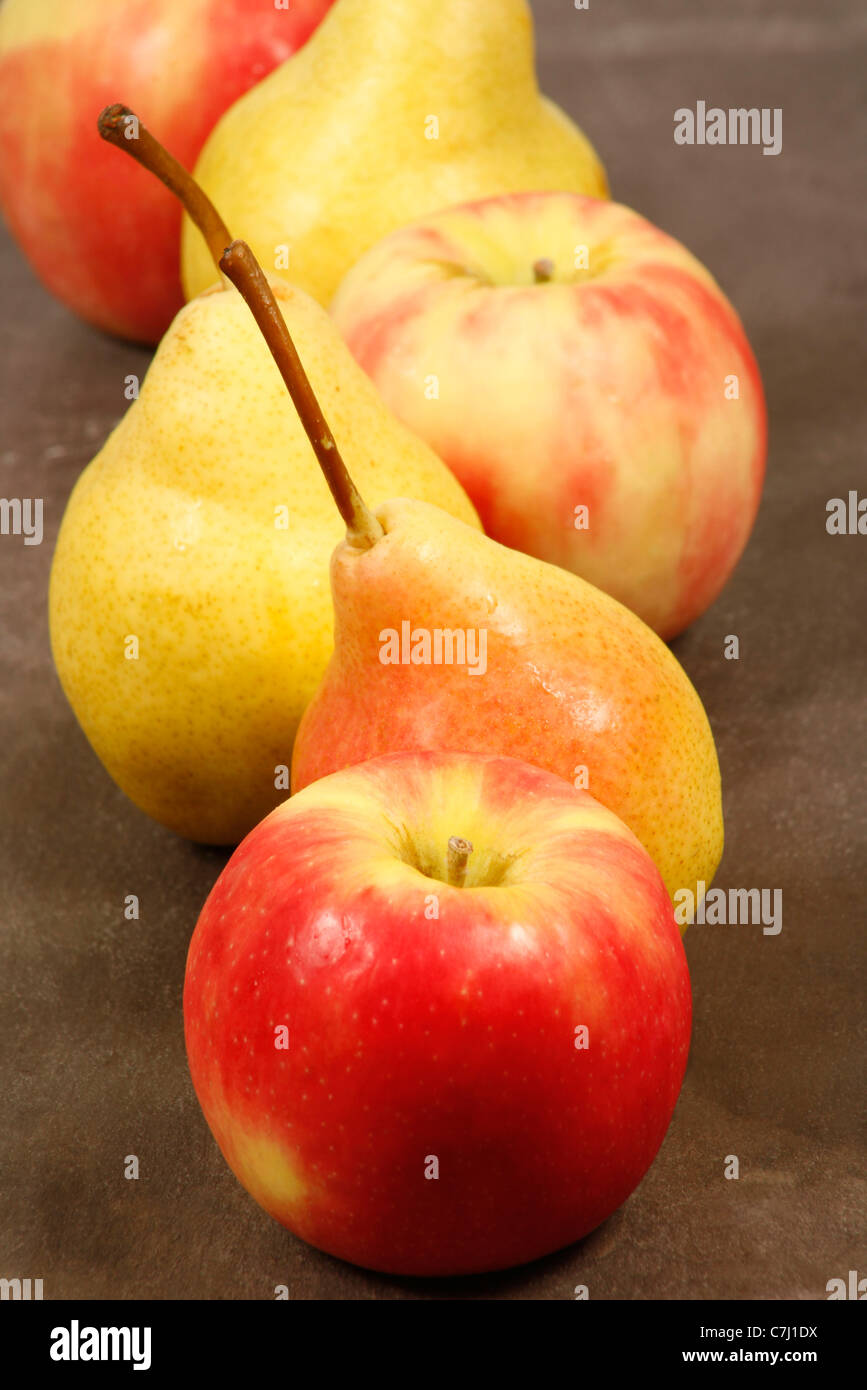 Äpfel und Birnen Stockfoto