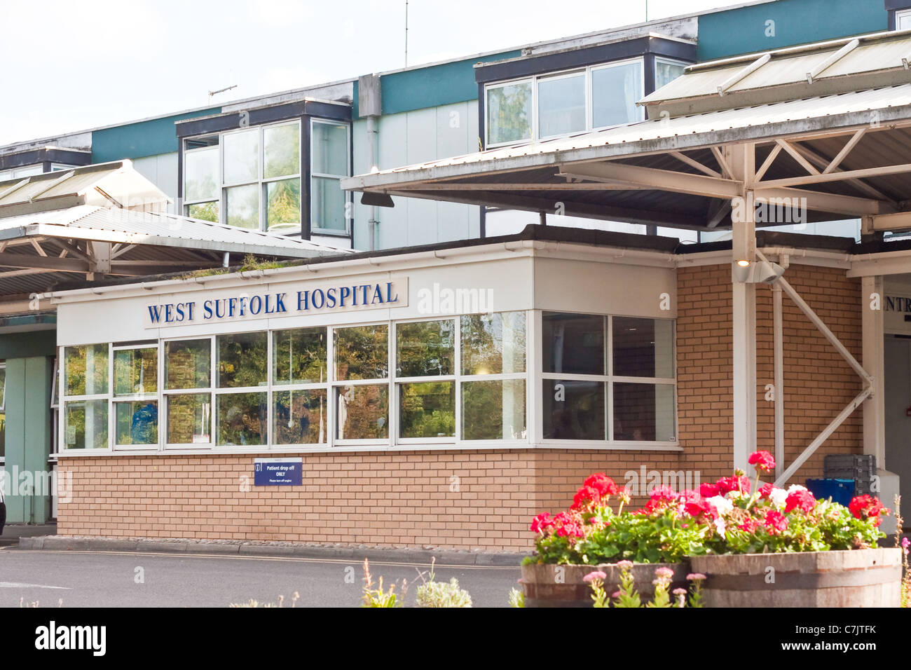 Haupteingang zum West Suffolk Hospital, Bury St Edmunds, ein akutes NHS Trust West Suffolk und Teile von South Norfolk serviert. Stockfoto