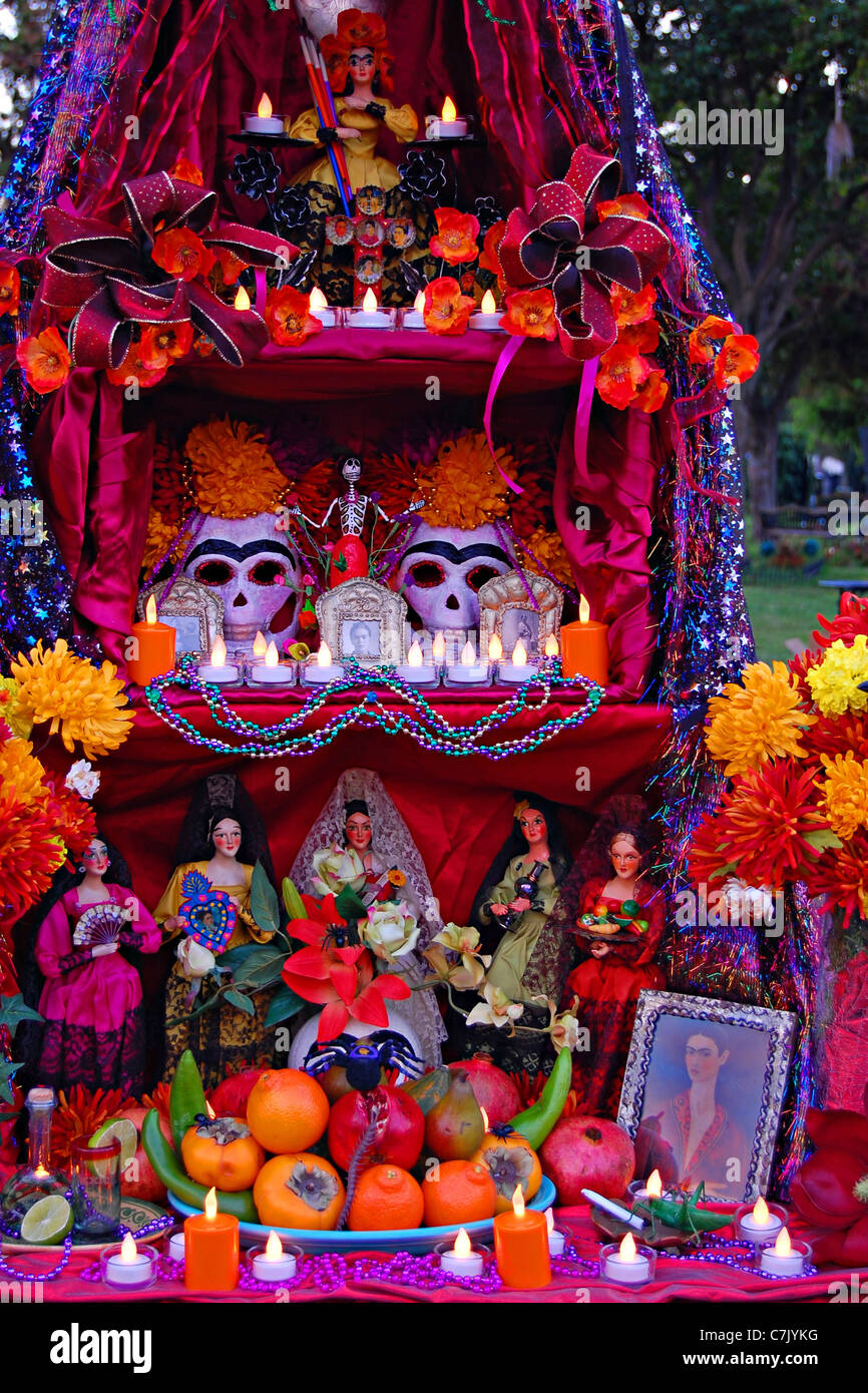 Ofrenda Fur Frida Dia De Los Muertos Tag Der Toten Hollywood