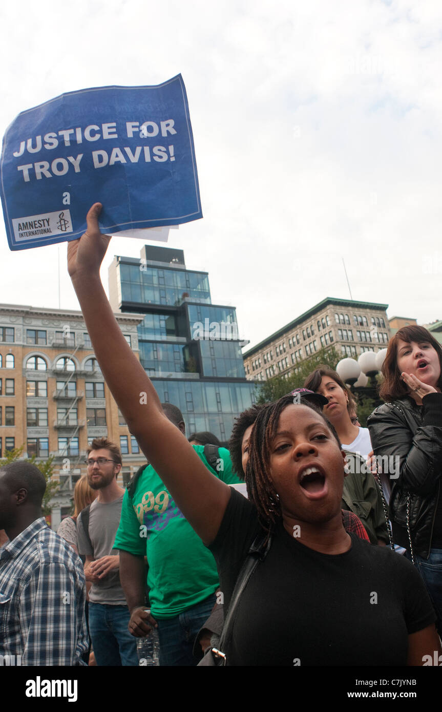 New York, NY - versammeln 22. September 2011 Anti-Todesstrafe befürwortet sich in Union Square, die Hinrichtung von Troy Davis zu protestieren. Stockfoto