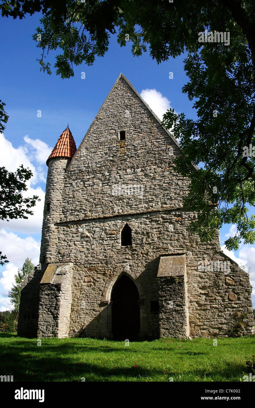 Alte Kapelle mit einem Turm des 18. Jahrhunderts Stockfoto