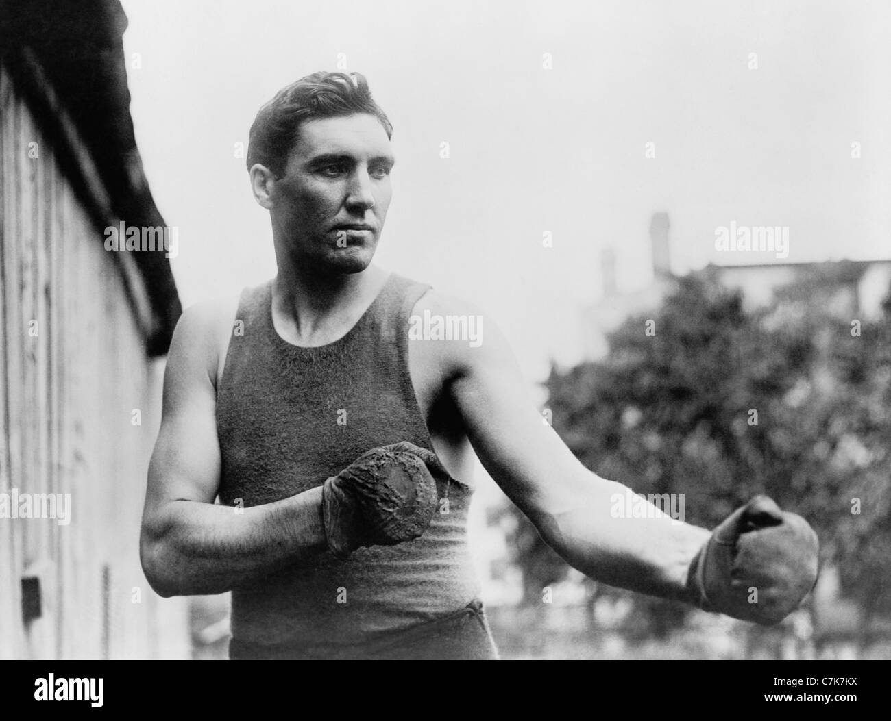 Vintage-Foto von Boxer Jess Willard (1881 – 1968) – Willard, bekannt als „der Pottawatomie Riese“, war von 1915 bis 1919 Weltmeister im Schwergewicht. Stockfoto