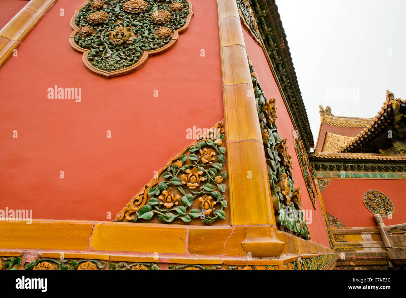 Verbotene Stadt Peking Beijing China Königspalast in Stadt Bronze Urne Detail im Innenhof der Halle der höchsten Harmonie Stockfoto