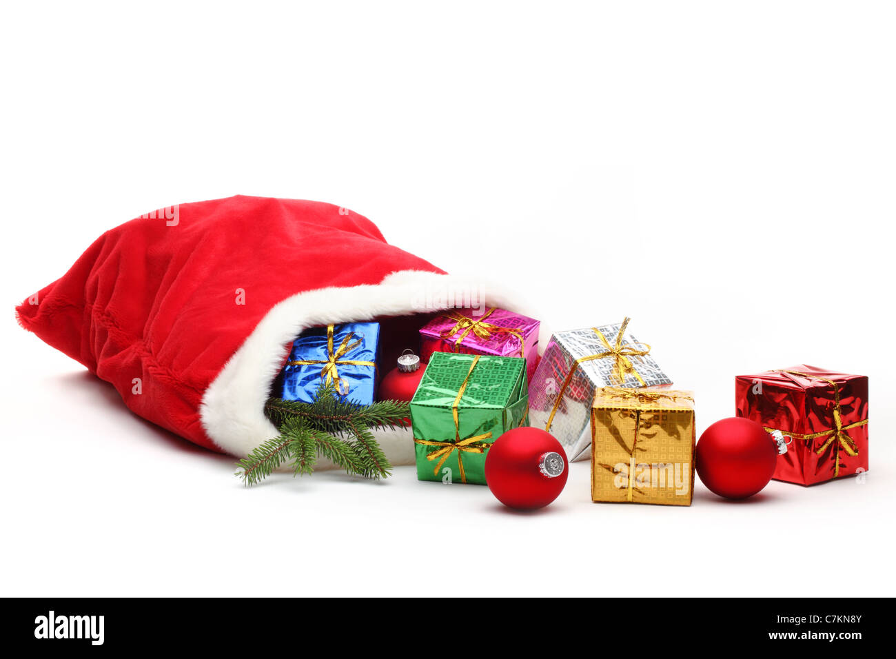Tasche von Weihnachtsmann mit Geschenken, isoliert auf weiß. Stockfoto