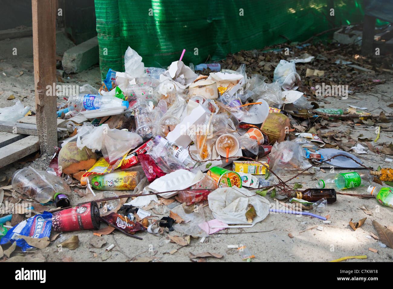 Müll auf Ko Lipe, Thailand Stockfoto