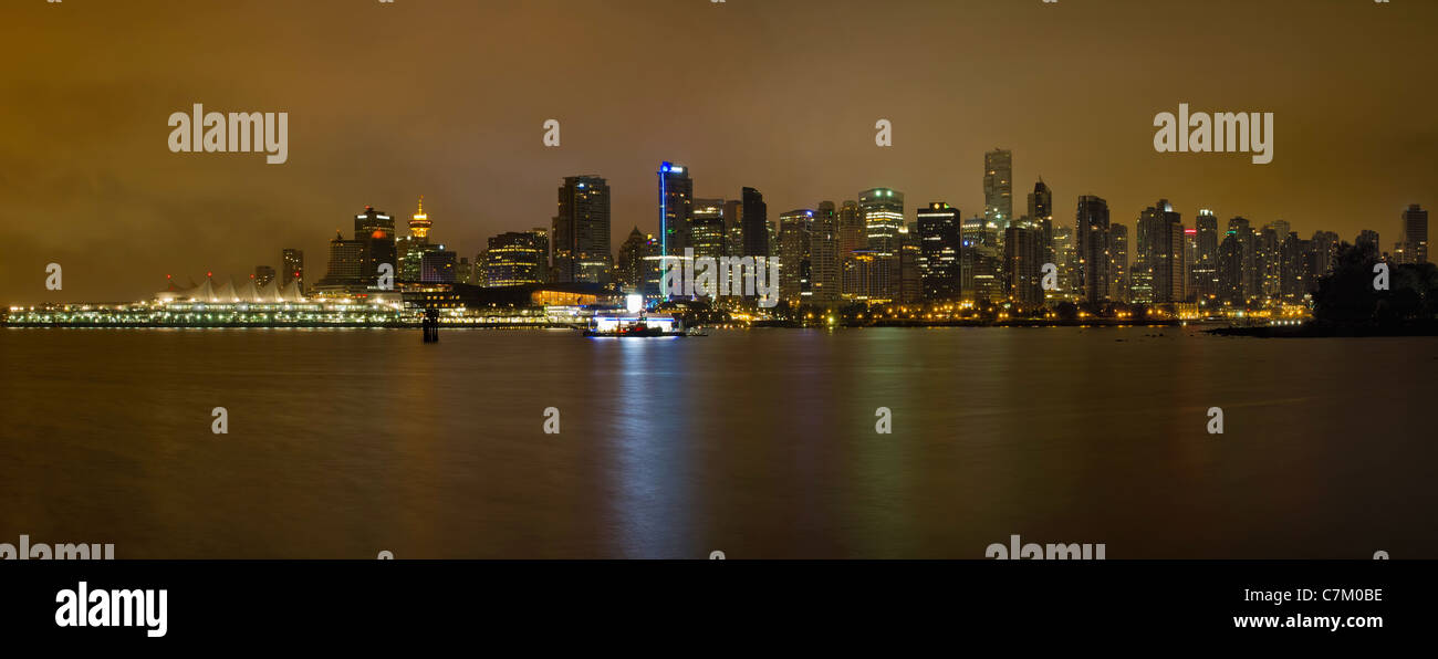 Vancouver British Columbia Kanada Downtown Skyline bei Nacht Stockfoto
