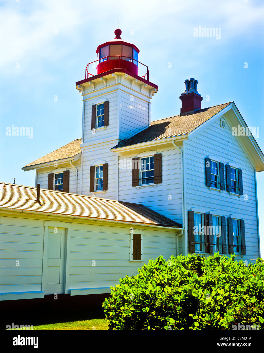 Der Leuchtturm Yaquina Bay ist eine weitere beliebte Leuchtturm entlang der Küste von Oregon zu besuchen. Stockfoto