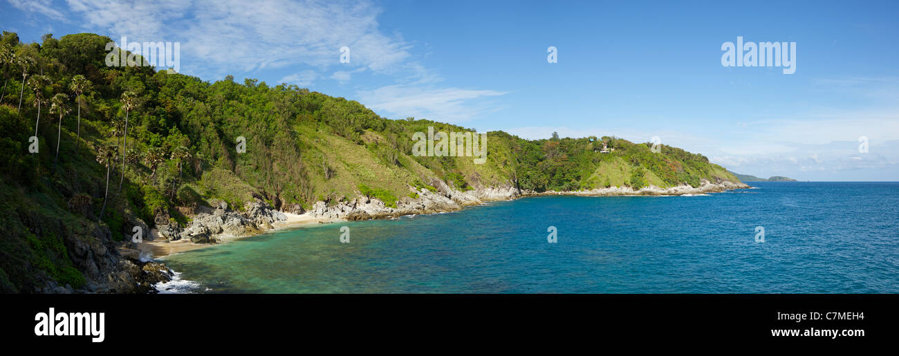 Wunderschöne tropische Lagune. Panorama-Komposition in hoher Auflösung. Stockfoto