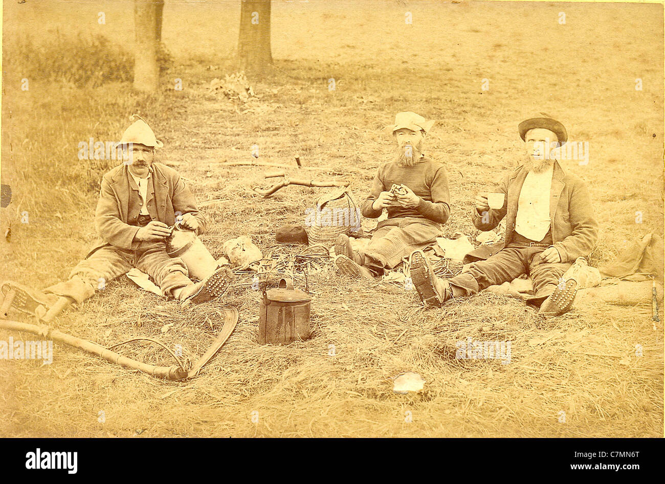 Landarbeiter genießen die Pause um 1875 Stockfoto