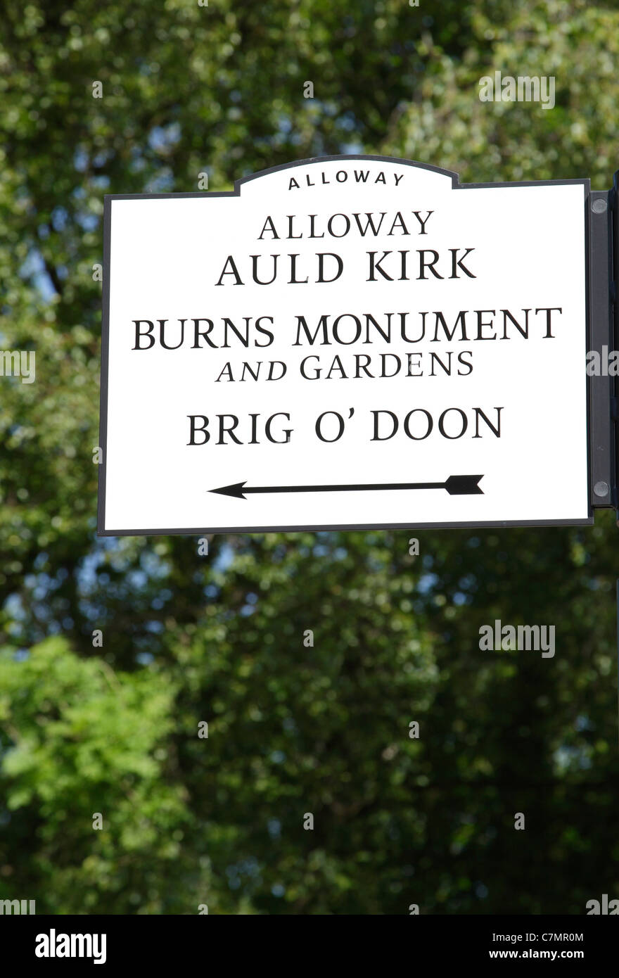 Wegweiser nach Alloway Auld Kirk, Robert Burns Monument and Gardens und Brig O' Doon, Alloway, South Ayrshire, Schottland, Großbritannien Stockfoto