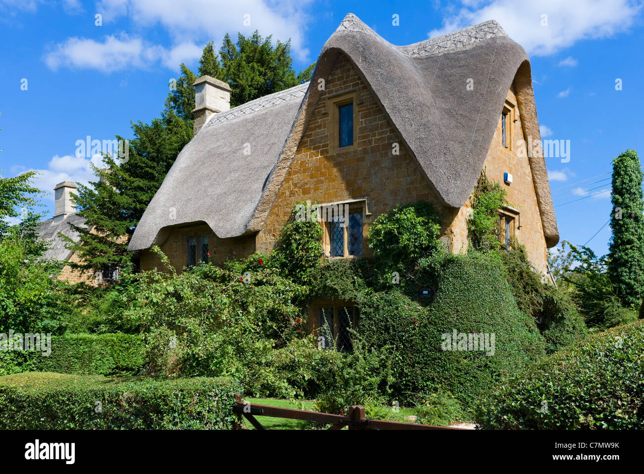 Reetdachhaus in Cotswold Dorf große Tew, Oxfordshire, England, Großbritannien Stockfoto