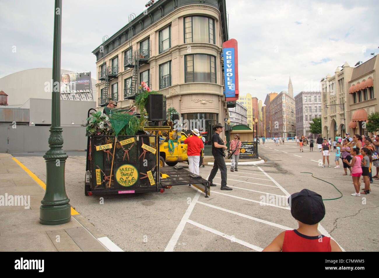 Straßenkünstler in den Hollywood Studios park Walt Disneyworld resort Orlando Florida Mulch Schweiß und Tränen Stockfoto