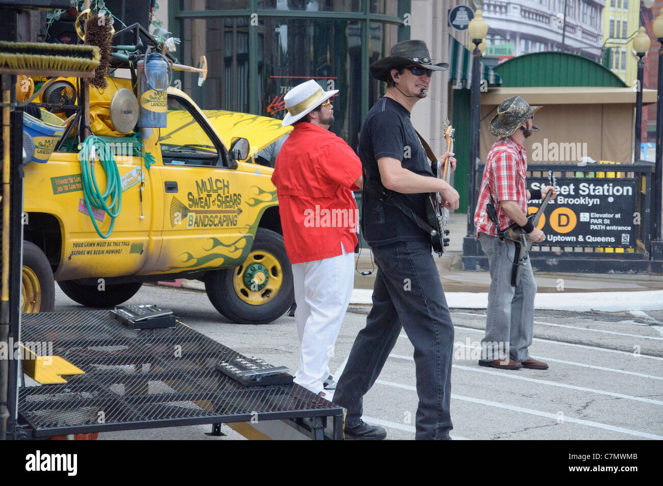 Straßenkünstler in den Hollywood Studios park Walt Disneyworld resort Orlando Florida Mulch Schweiß und Tränen Stockfoto