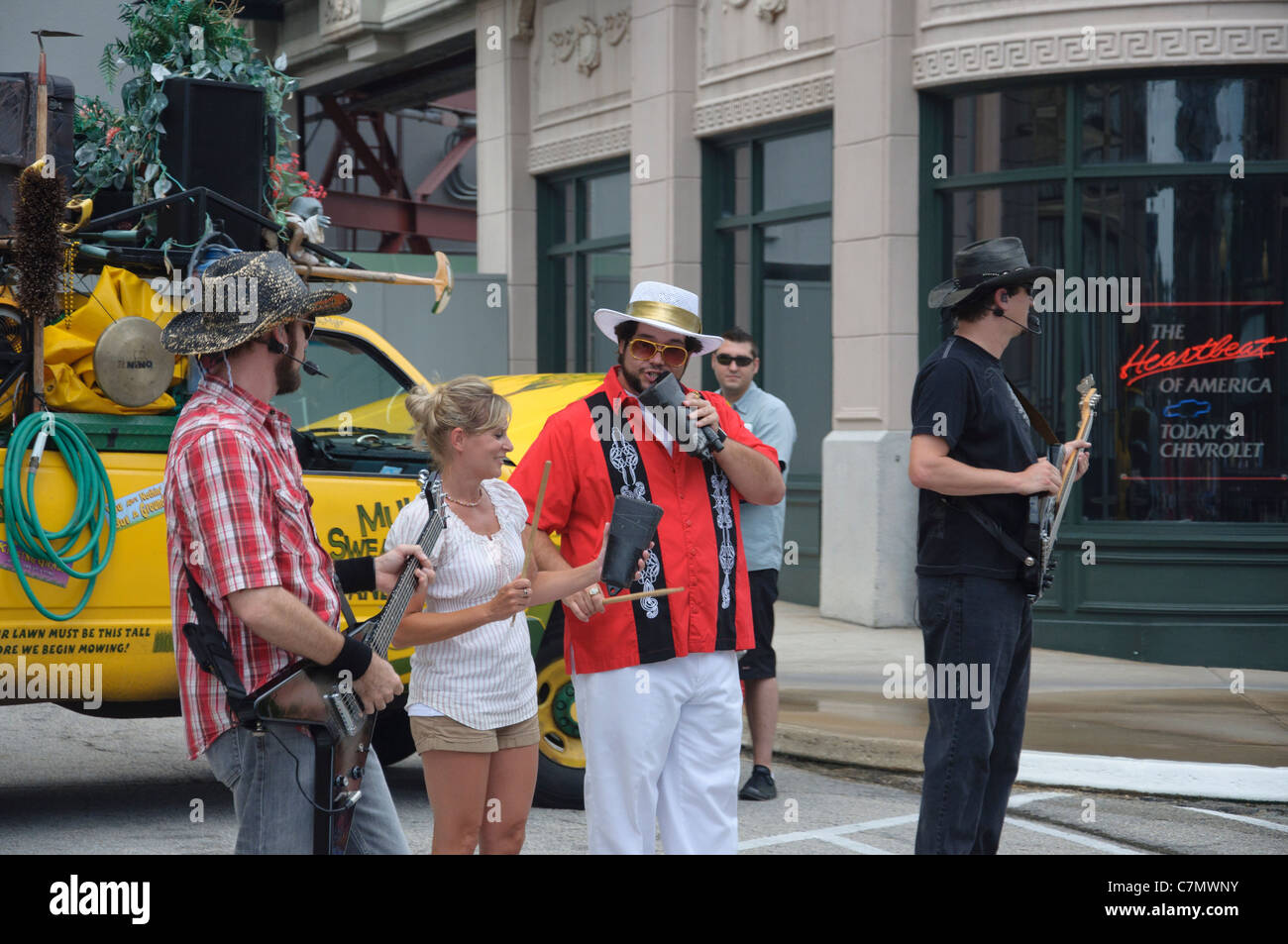 Straßenkünstler in den Hollywood Studios park Walt Disneyworld resort Orlando Florida Mulch Schweiß und Tränen Stockfoto
