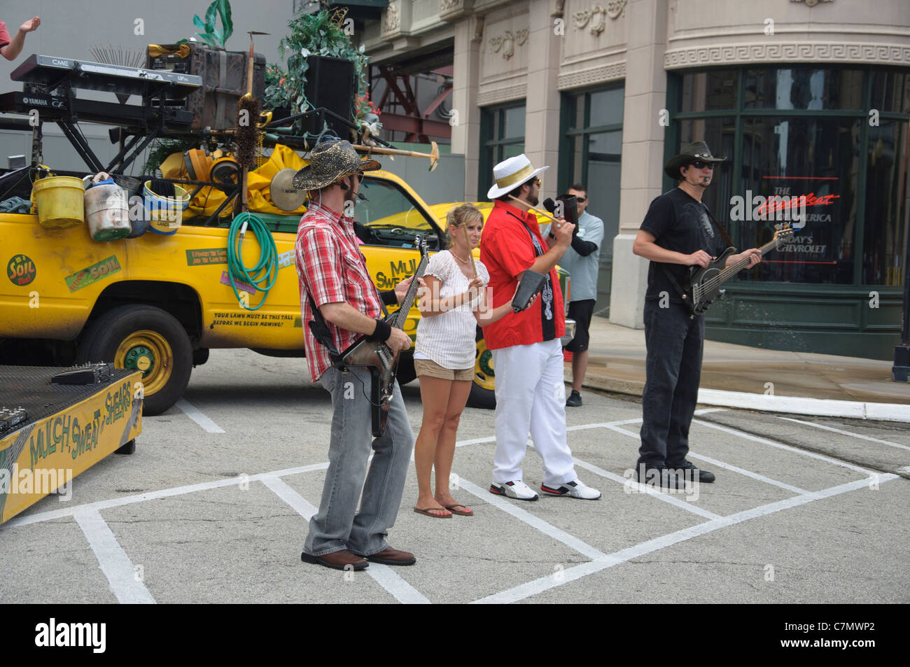 Straßenkünstler in den Hollywood Studios park Walt Disneyworld resort Orlando Florida Mulch Schweiß und Tränen Stockfoto