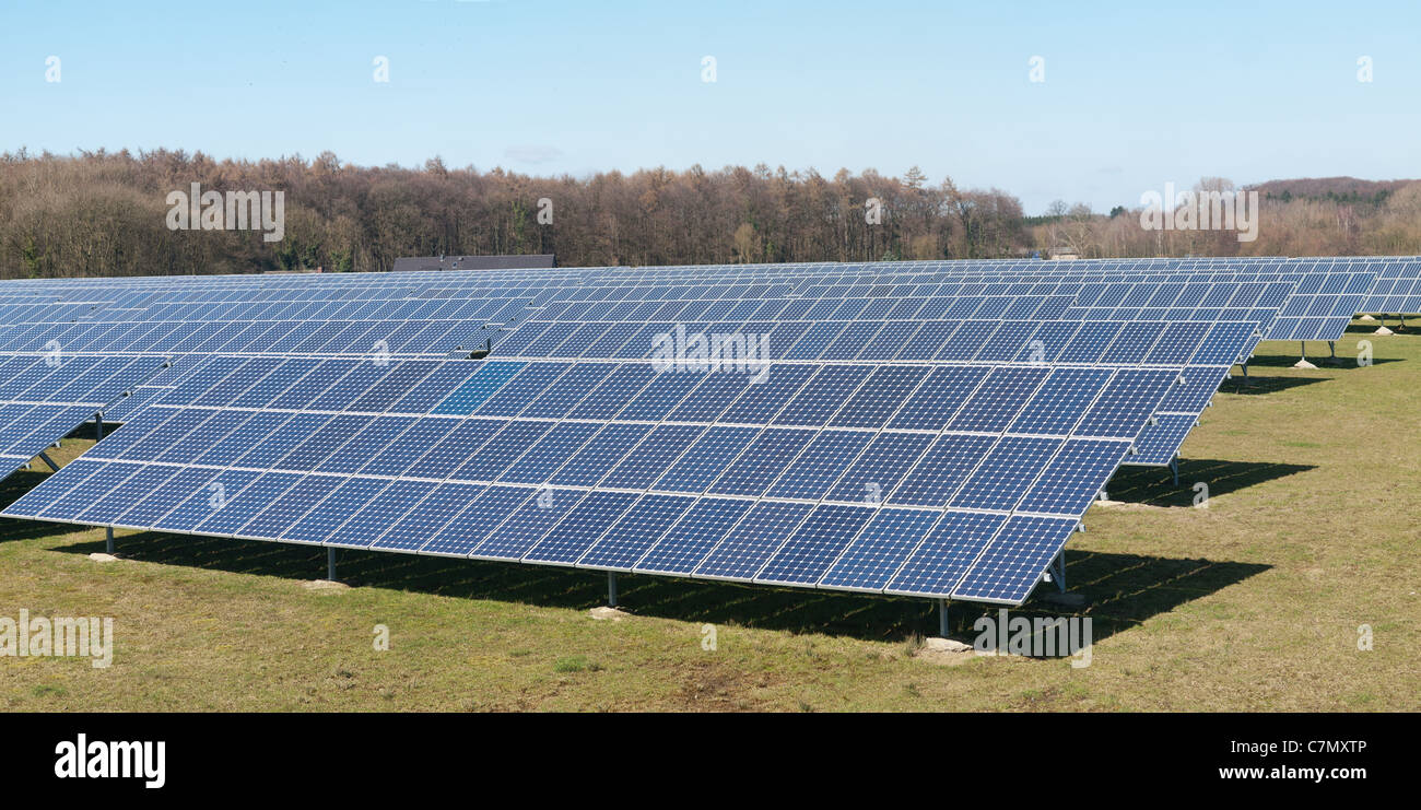 Bereich der Photovoltaik-Module Stockfoto