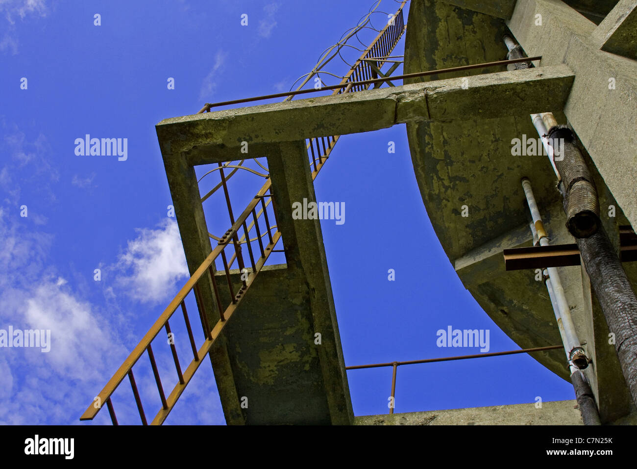 Leiter zum Himmel aufsteigenden Stockfoto