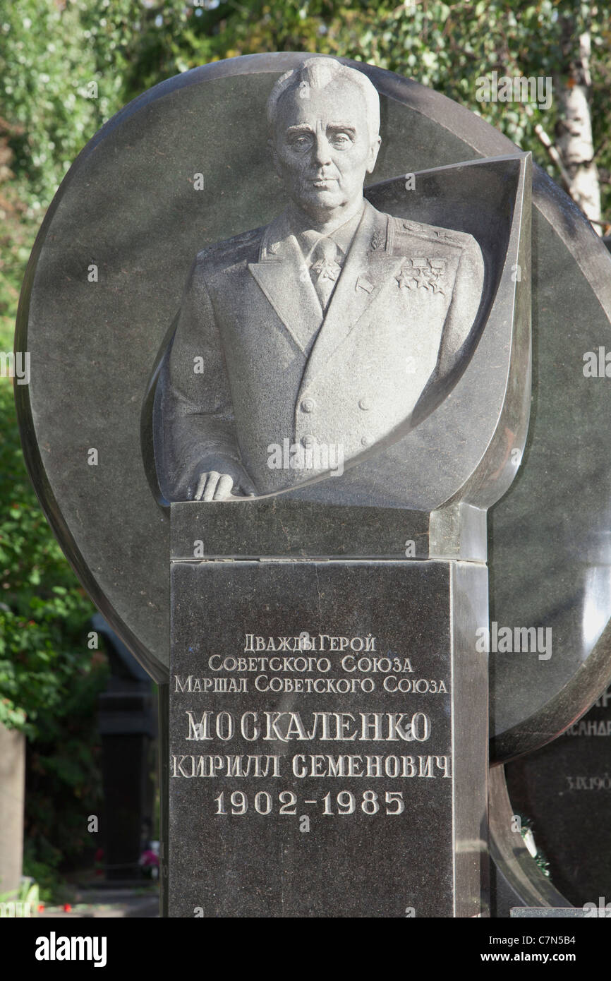 Grab des Marschalls der Sowjetunion Kirill Moskalenko auf Nowodewitschi-Friedhof in Moskau, Russland Stockfoto