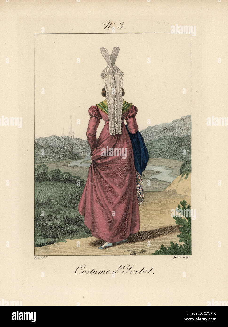 Eine Frau im langen Pflaume Kleid mit blauen Stahl aus dem Dorf Yvetot, Rückansicht, zeigt die lange Spitze Enden von ihrer Haube. Stockfoto