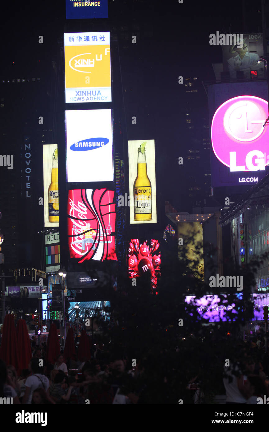 Glitzernde Lichter in Midtown New York City Stockfoto