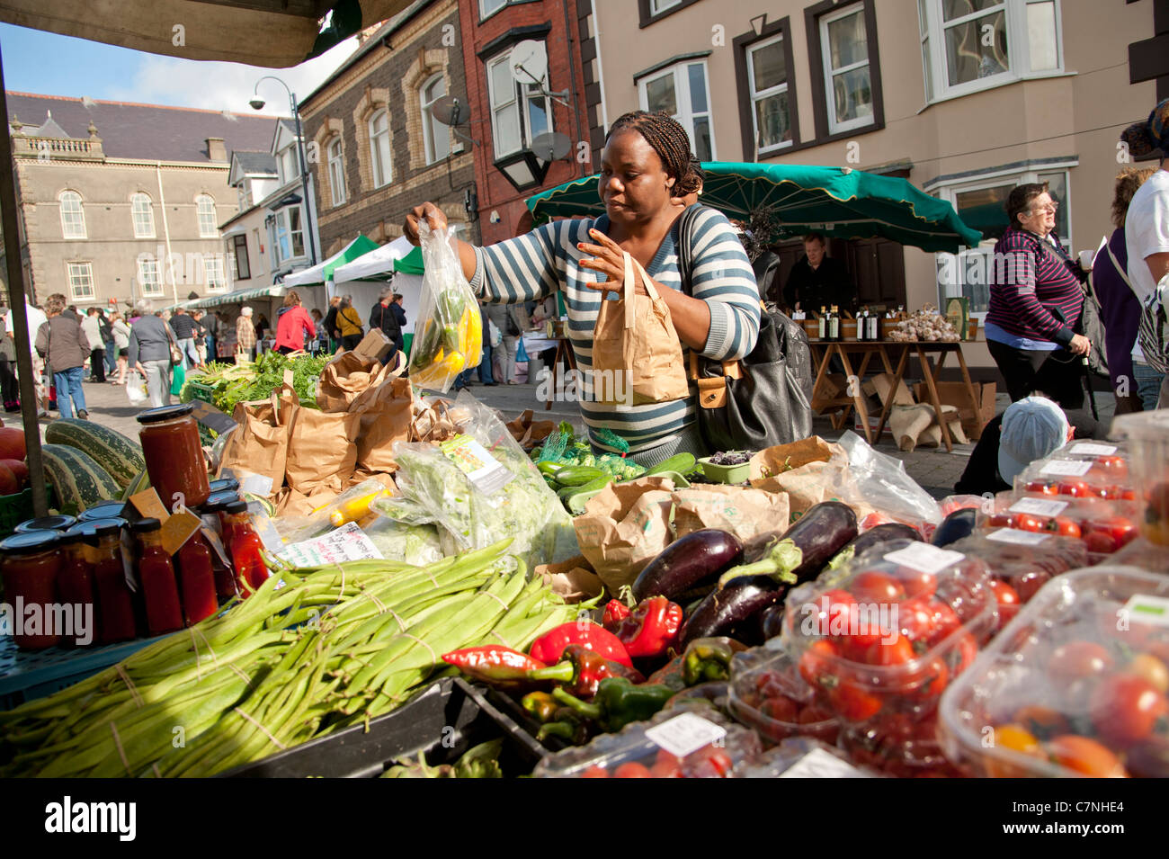Organische, lokal angebauten Gemüse zum Verkauf an Aberystwyth Food Fair, September 2011, Wales UK Stockfoto