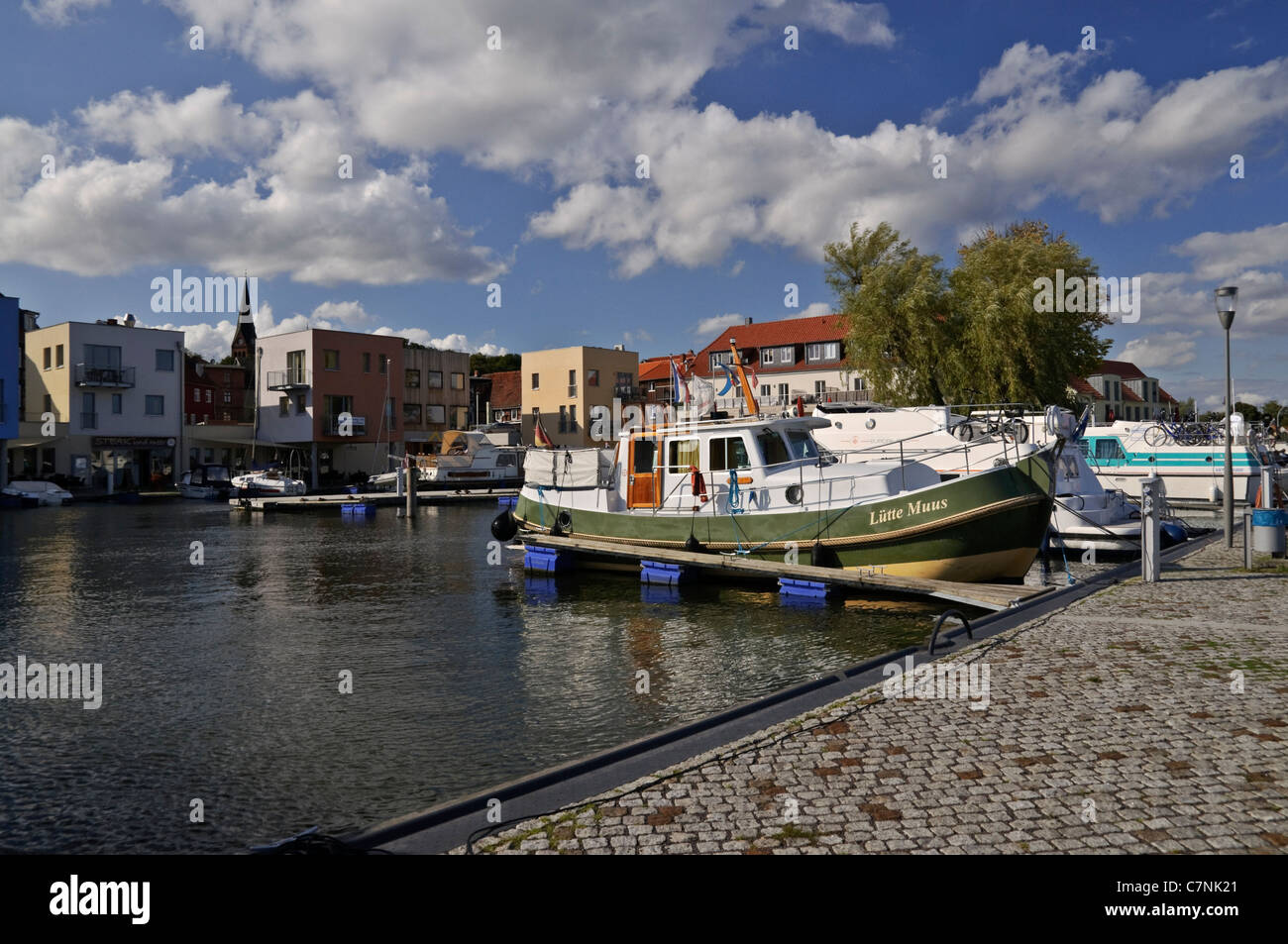 Marina in der Stadt Malchow, Mecklenburg-Vorpommern, Deutschland. Stockfoto