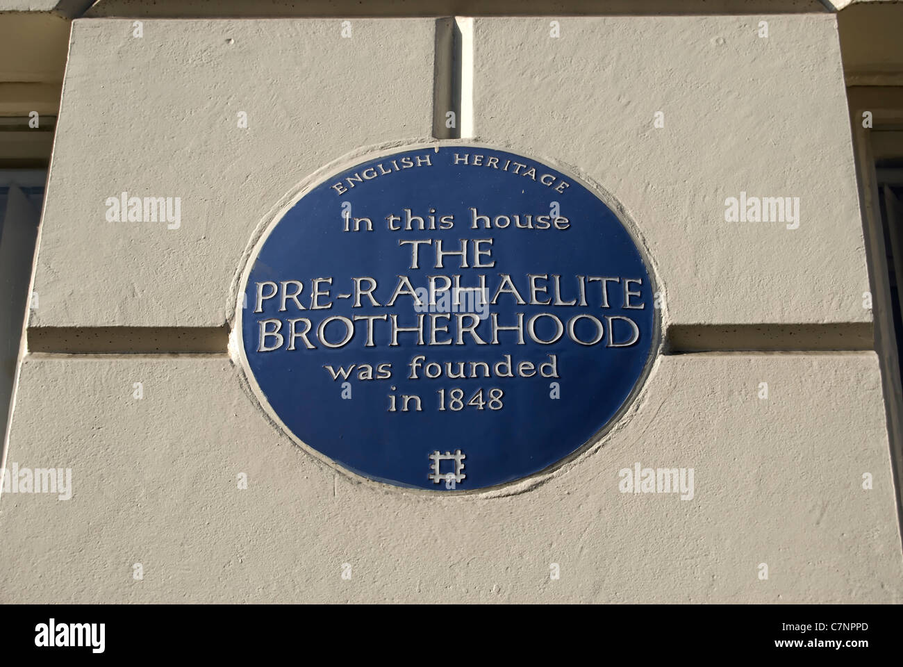 Englisches Erbe blaue Plakette Kennzeichnung 1848 Gründungsort der Präraffaeliten, Gower Street, London, england Stockfoto