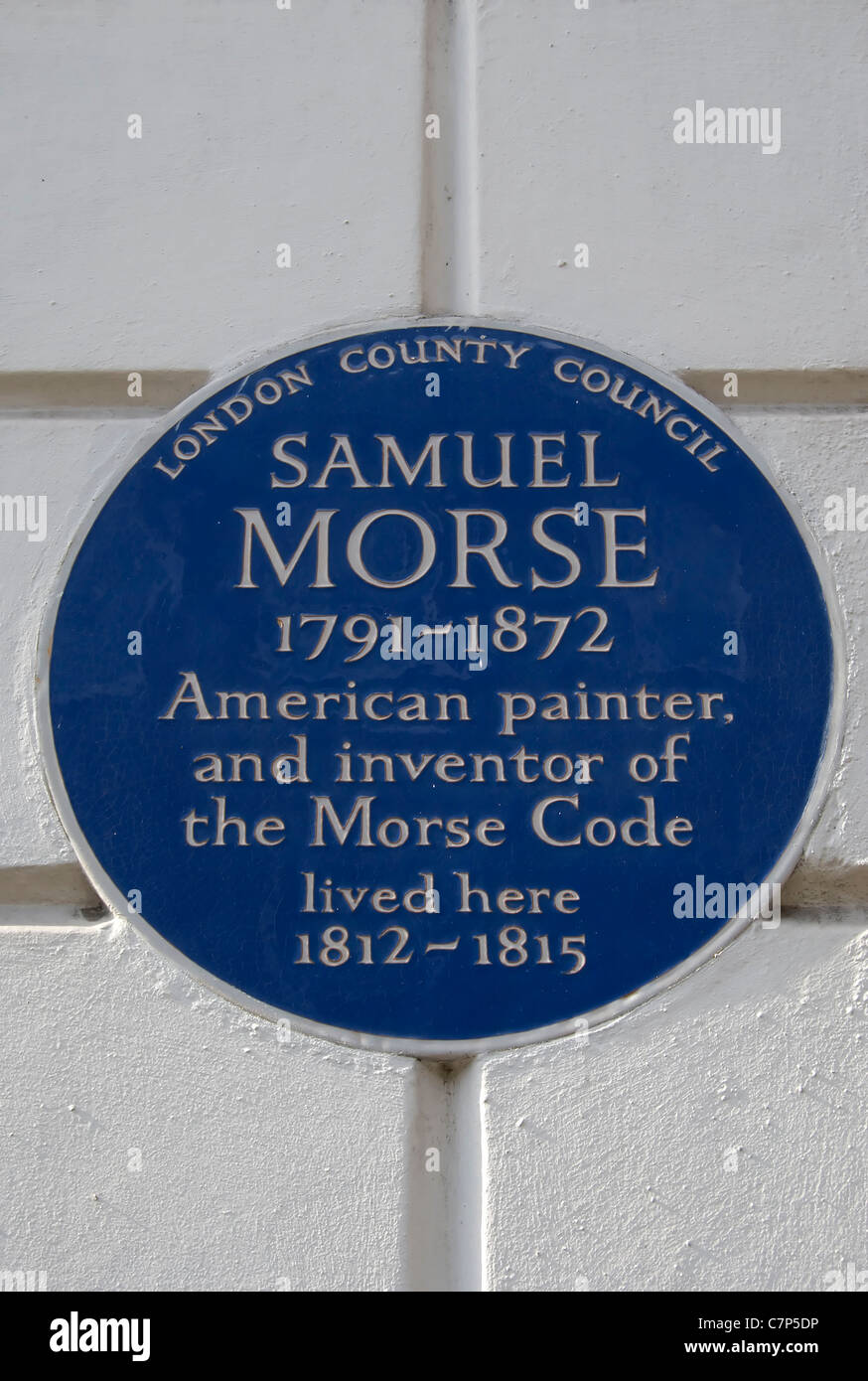 London Grafschaftsrat blaue Plakette markiert ein Haus von Samuel Morse, Morse-code-Erfinder und Maler, Cleveland Street, London Stockfoto