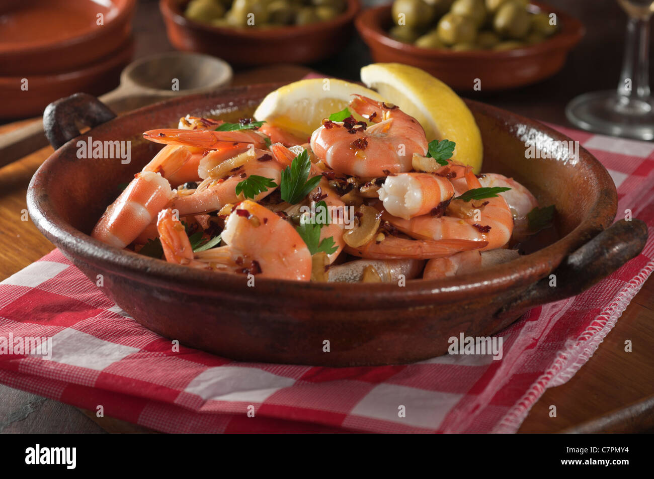 Gambas al Ajilo. Garnelen mit Knoblauch Stockfoto