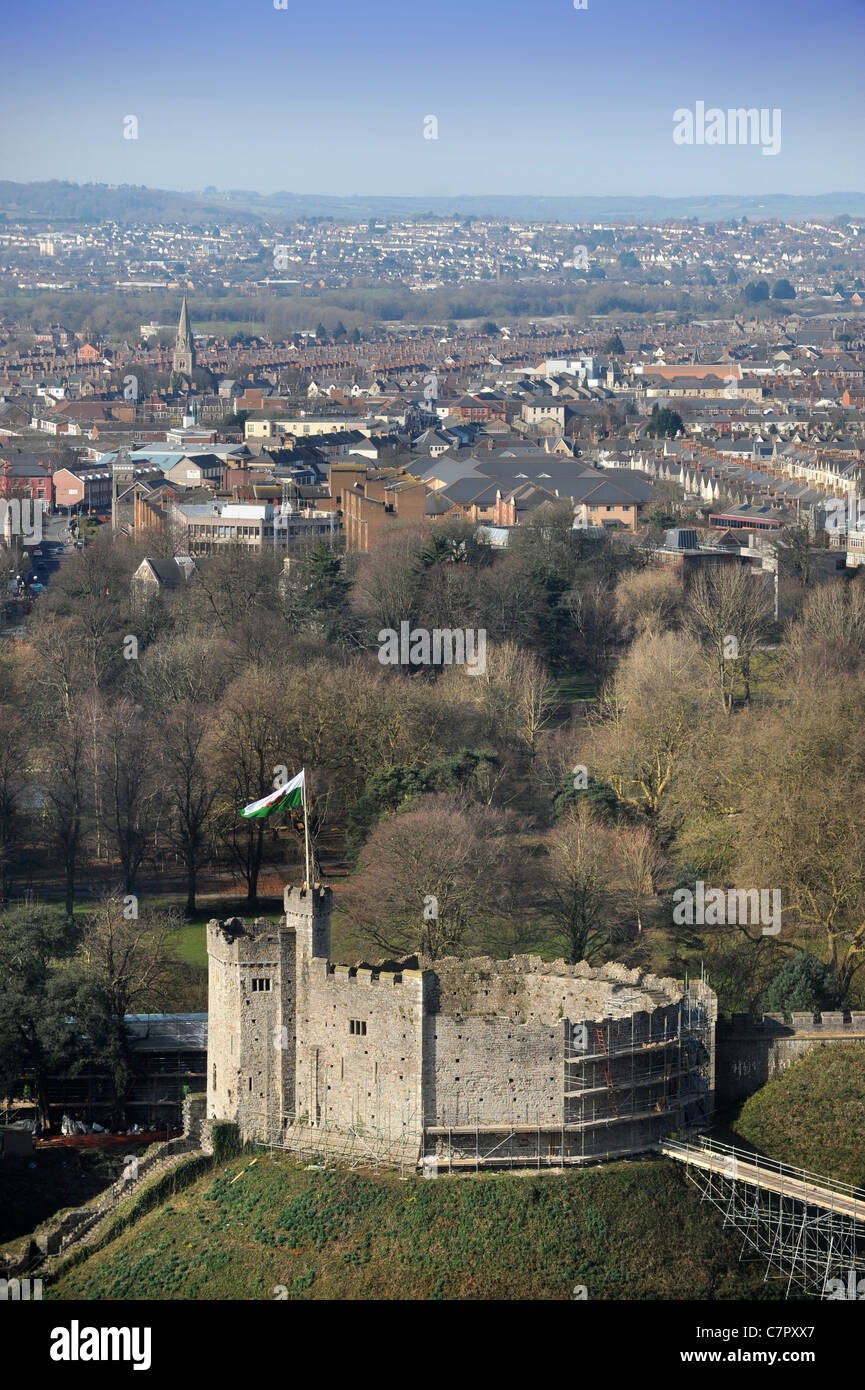 Einen erhöhten Blick auf die Burg in der walisischen Cardiff, S. Wales UK Stockfoto