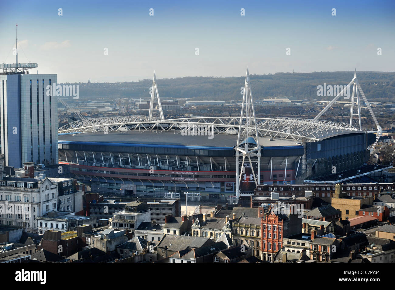 Einen erhöhten Blick auf das Millennium Stadium in der walisischen Cardiff, S. Wales UK Stockfoto