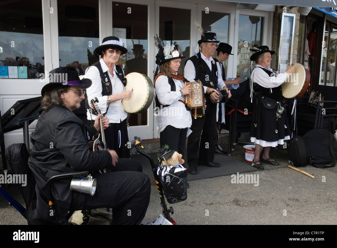 Pensance Morris Band in St Ives September Festival, Cornwall, UK. Stockfoto