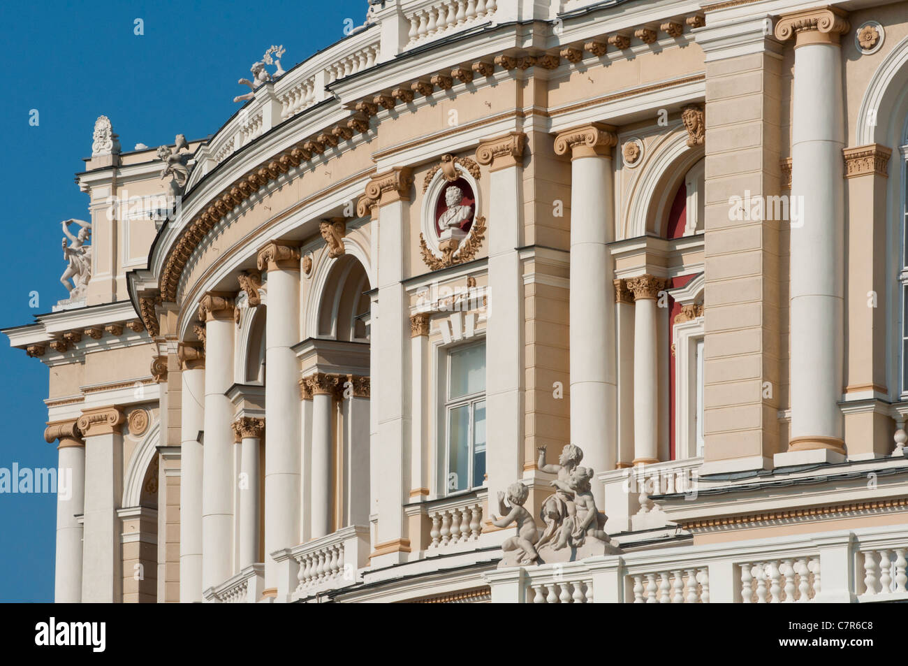 Detail des Opernhauses, Odessa, Odessa Oblast, Ukraine hautnah. Stockfoto