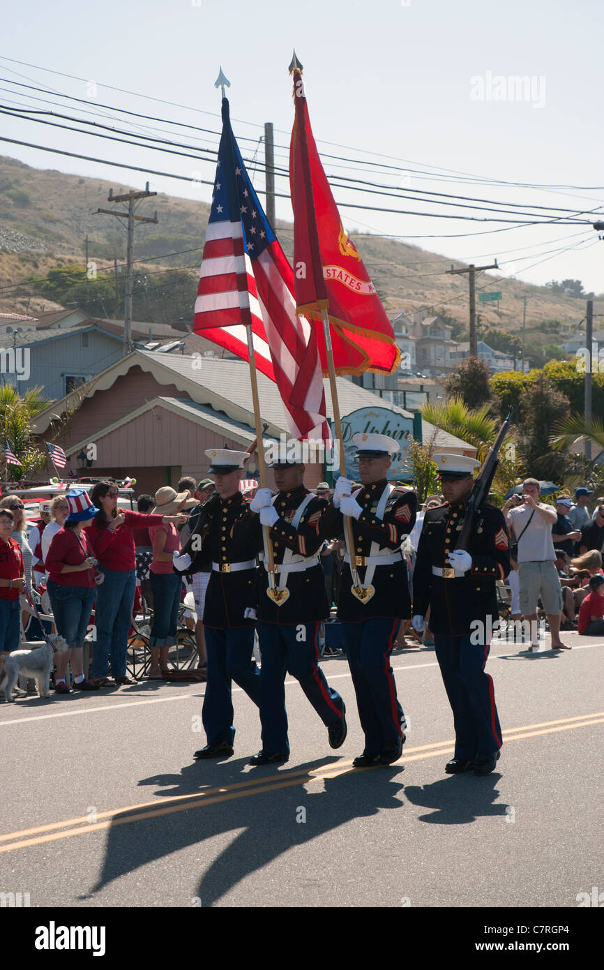 Marine Color Guard bei Fourth Of July Parade Stockfoto