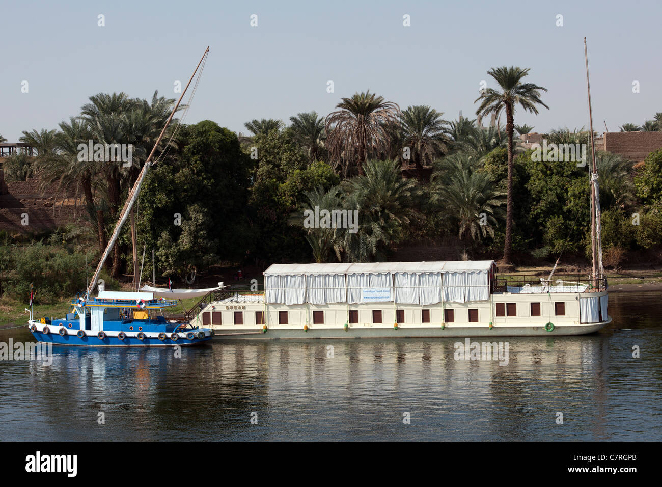Boote auf dem Nil, nr Luxor, Ägypten, Afrika zu segeln. Stockfoto