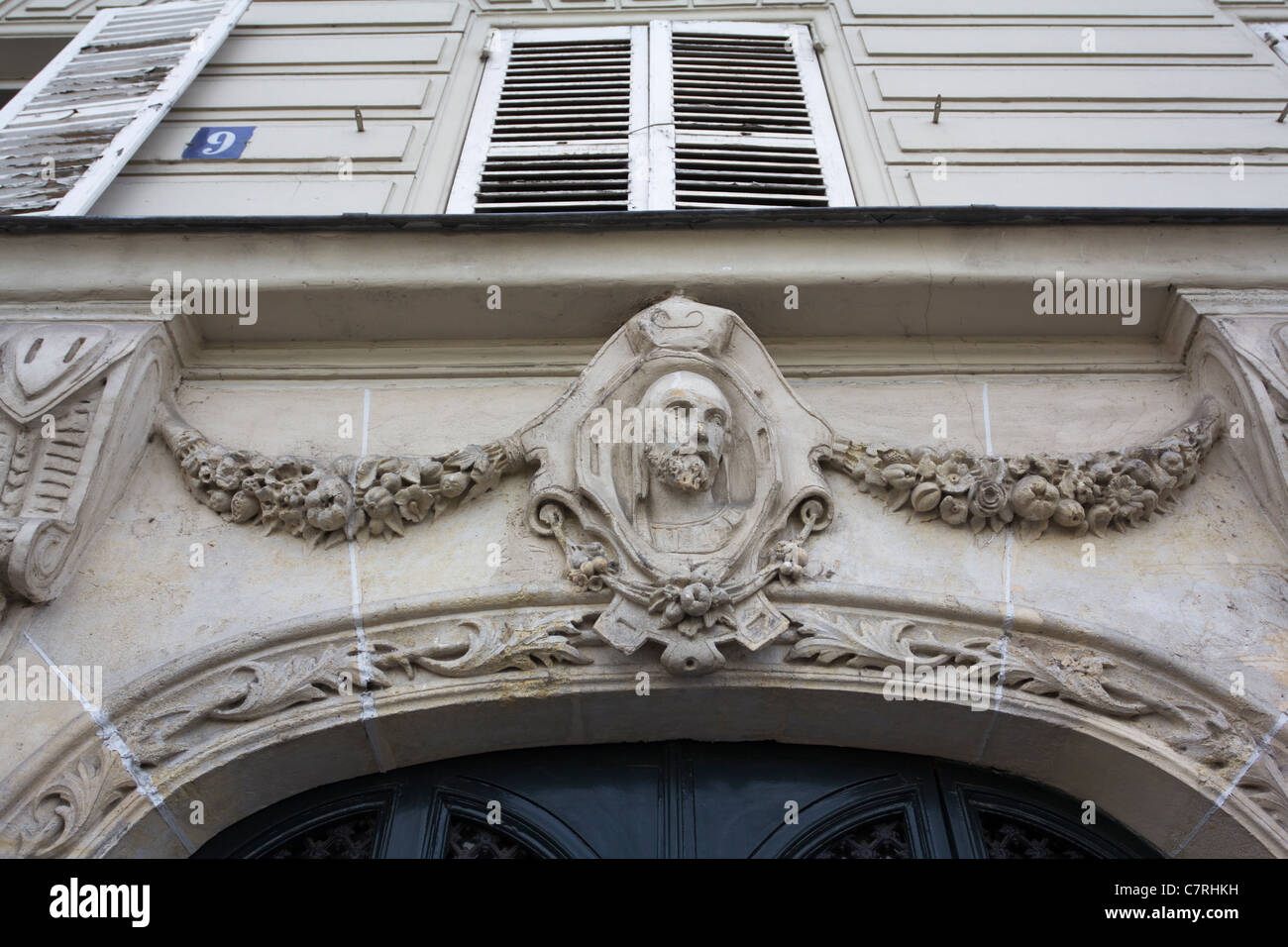 Linderung von Peter Abelard oben Tür Quai Aux Fleurs Paris Frankreich Stockfoto