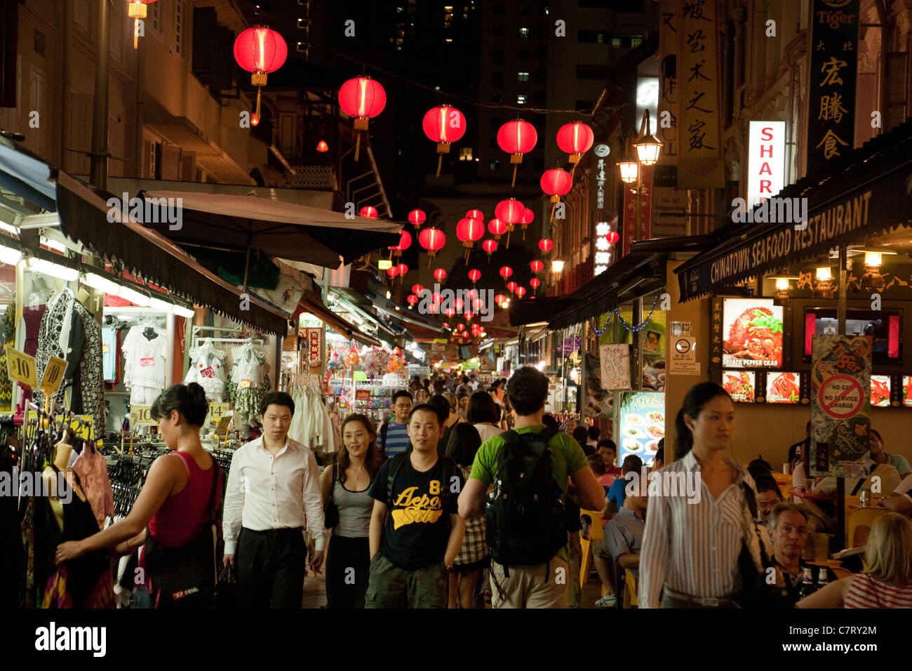 Straßenszene in der Nacht, Chinatown, Singapur Asien Stockfoto