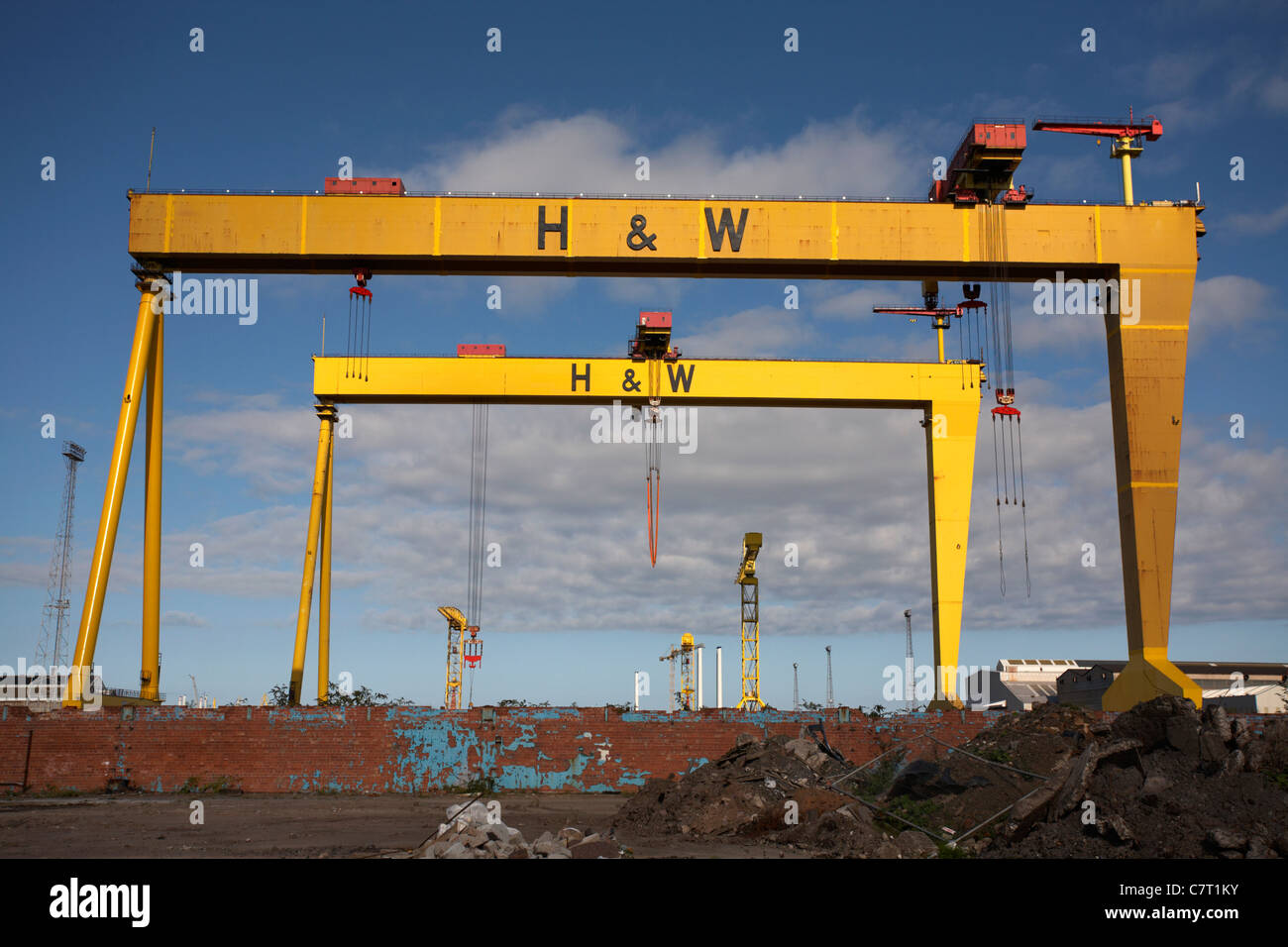 Harland und Wolff Twin Gantry Werft Krane Samson und Goliath, Titanic Quarter, Belfast, Nordirland, Vereinigtes Königreich. Stockfoto