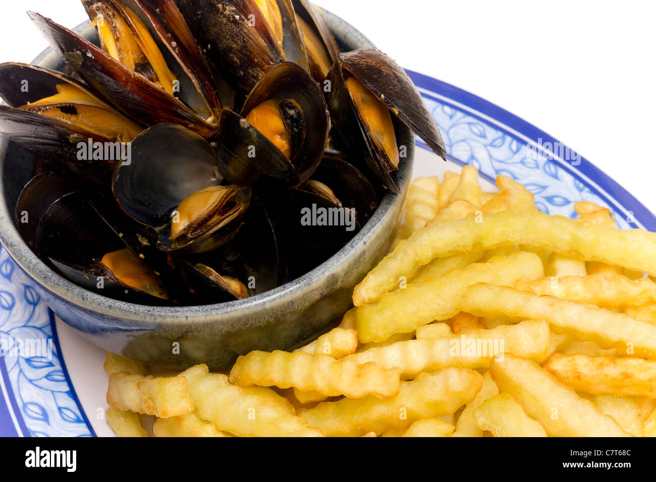 Muscheln und Pommes frites belgischen Traditionsgericht Stockfoto
