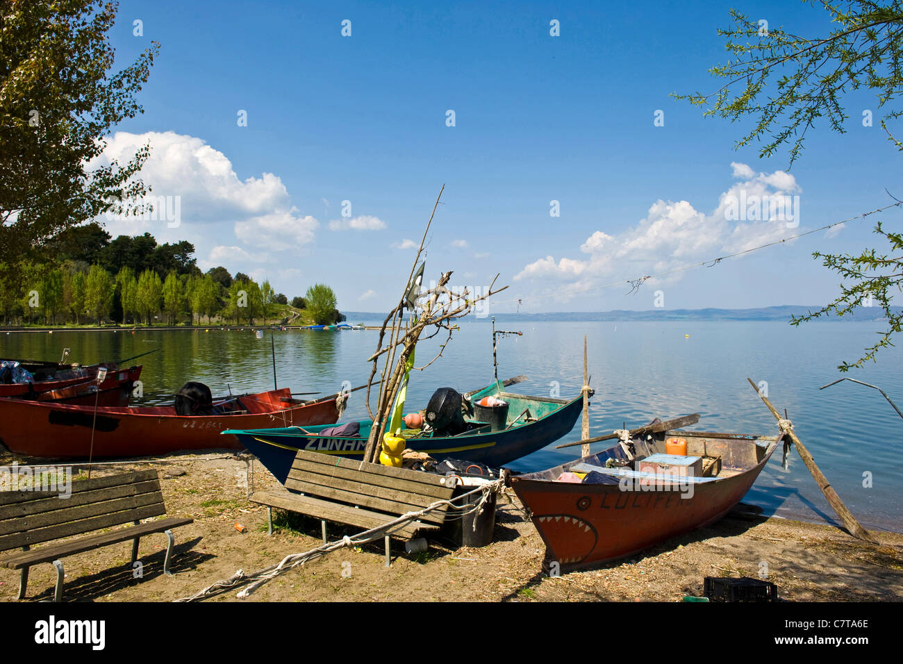 Italien, Latium, Marta, Lago di Bolsena-See, Strand, Boot Stockfoto Italien, Latium, Marta, Lago di Bolsena-See, Strand, Boot Stockfoto