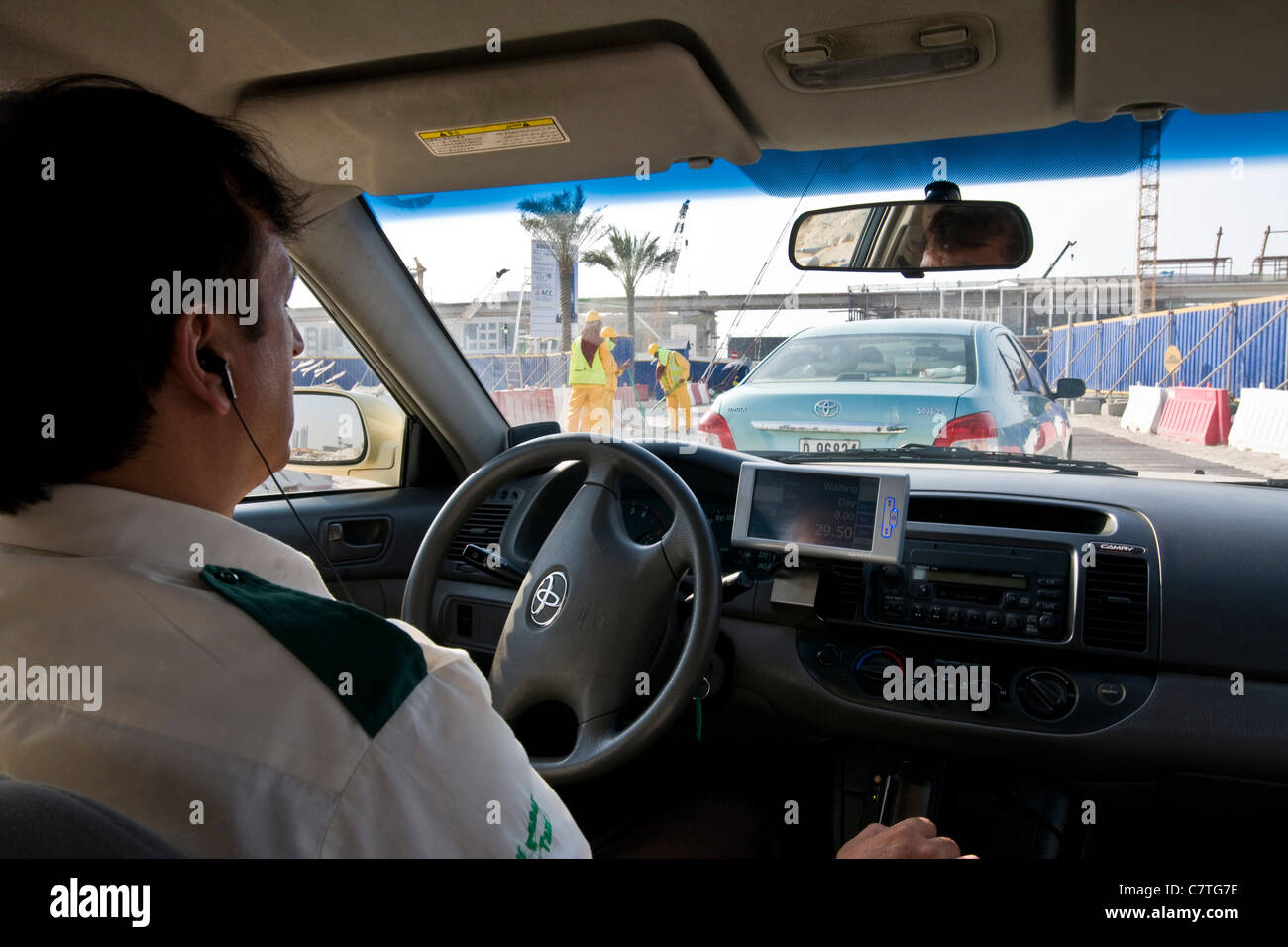 Vereinigte Arabische Emirate, Dubai, Taxifahrer Stockfoto