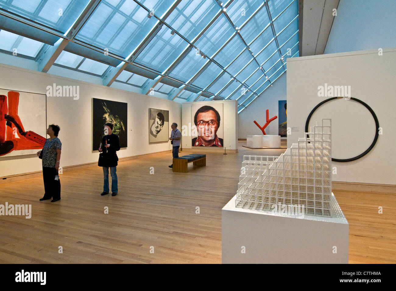 Besuch eines modernen amerikanischen kunstmuseums -Fotos und