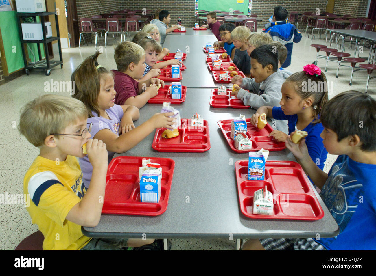 Grundschüler frühstücken an Paint Creek School in ländlichen Haskell County, Texas. Texas-Gouverneur Rick Perry besuchte als Jugendlicher Stockfoto