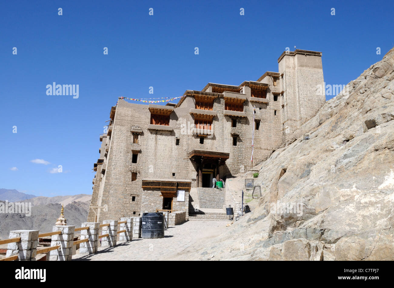 Das 17. Jahrhundert Königspalast, der über Leh sitzt. Der Palast entstand durch die Buhddist Könige von Ladakh. Stockfoto
