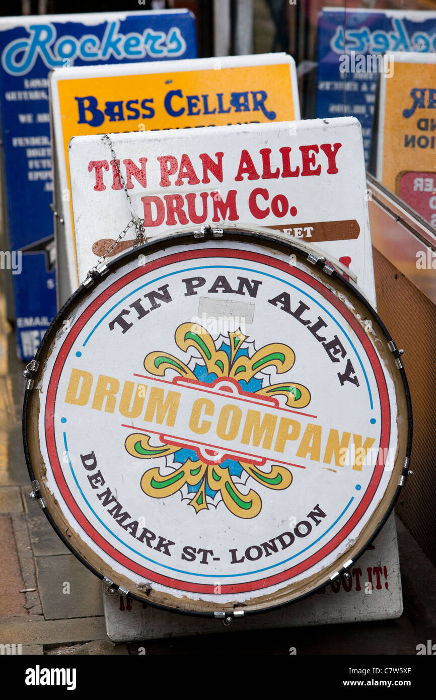 Tin Pan Alley Drum Firmenschild, Denmark Street, London Stockfoto