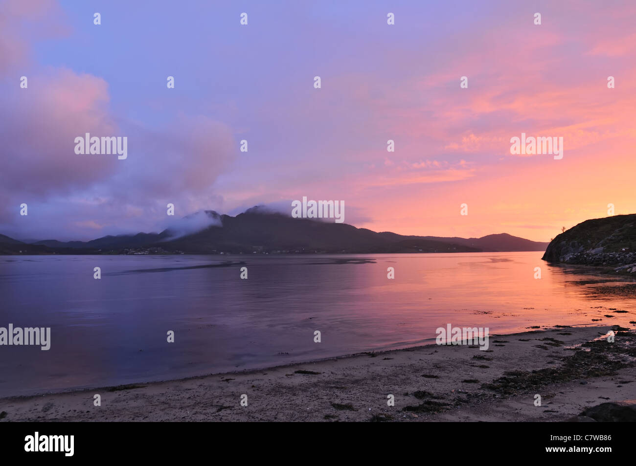 Norwegische Sonnenuntergang im Herbst Stockfoto