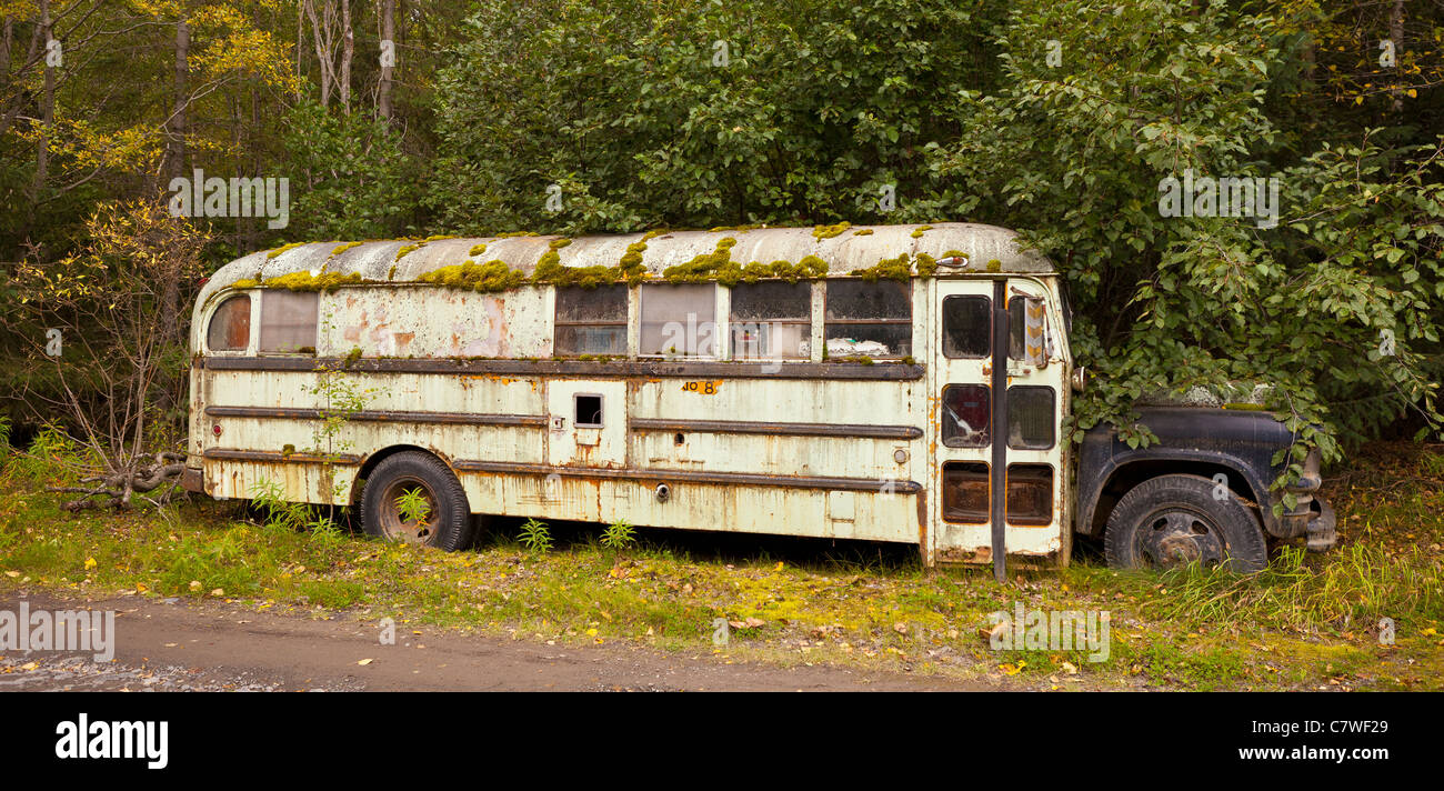 ALASKA, USA - verlassenen bus Stockfoto