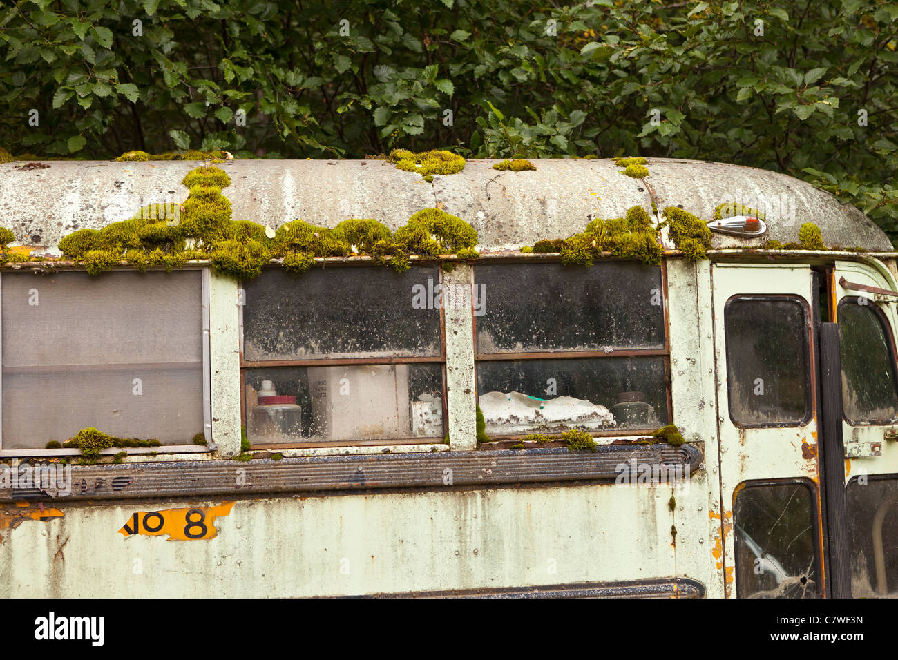 ALASKA, USA - verlassenen bus Stockfoto