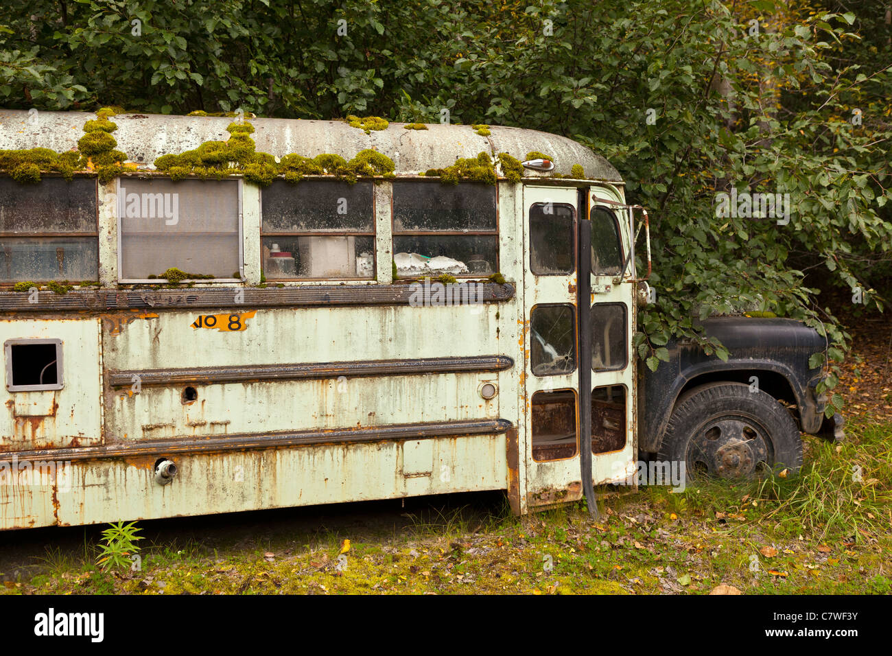 ALASKA, USA - verlassenen bus Stockfoto